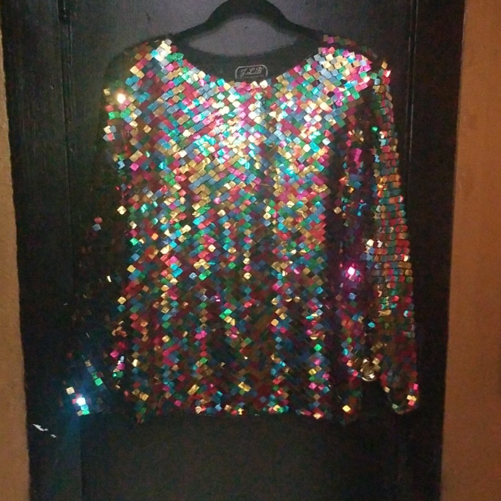 Gorgeous Sequin Top - Picture 4 of 8